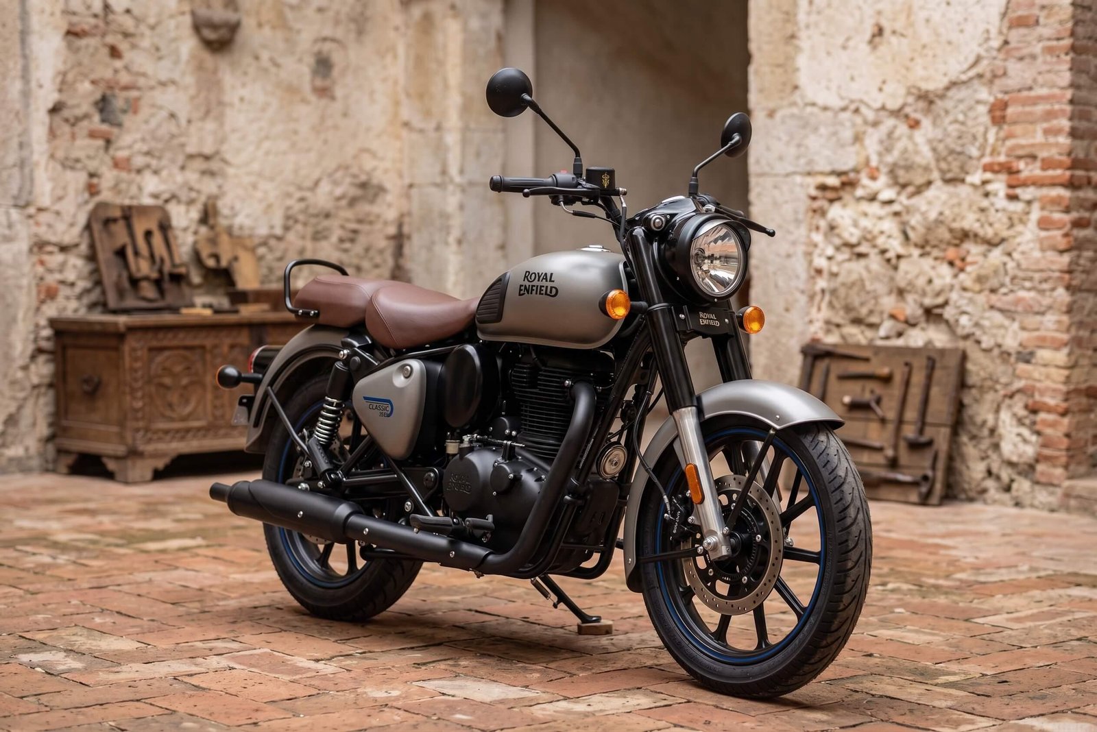 Royal Enfield Classic 350cc — 2025 Dark Gunmetal Grey