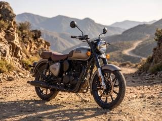 Royal Enfield Classic 350cc — 2025 Dark Gunmetal Grey