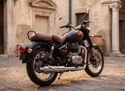 Royal Enfield Classic 350cc — 2025 Halcyon Black
