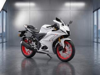 Yamaha R15 V4 R3 Graphics 155cc — 2026 White